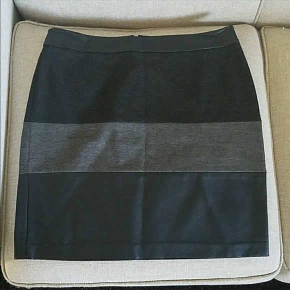 Halogen Dresses & Skirts - Halogen color block skirt